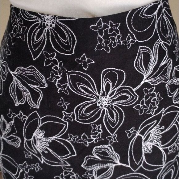 Geoffrey Beene Sport Stretch Cotton Skirt - Picture 2 of 10